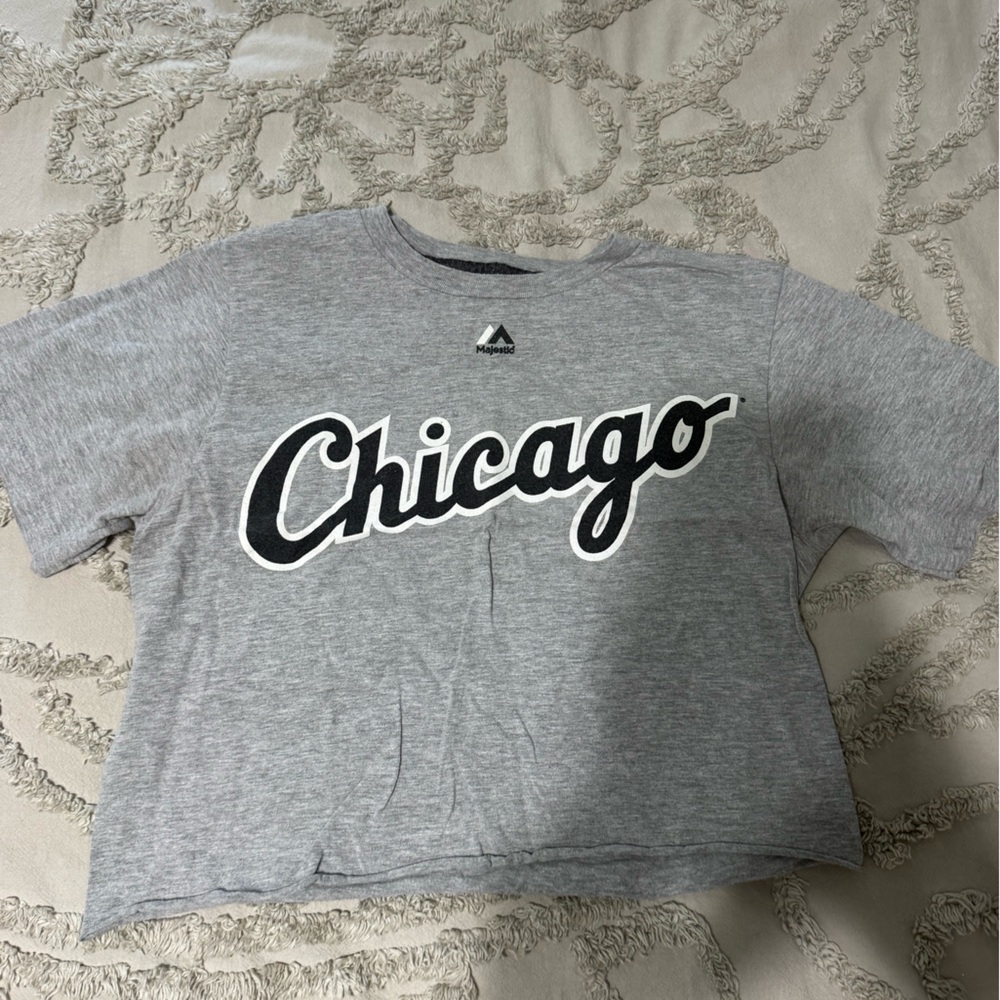 grey white sox cropped tshirt size small